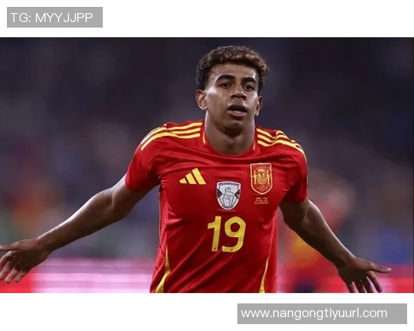 巴萨关注墨西哥16岁天才球员G莫拉已与其经纪人接触